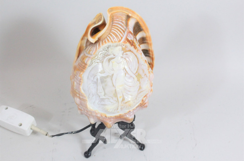 Posten Hausrat: Teekanne, Schalen,