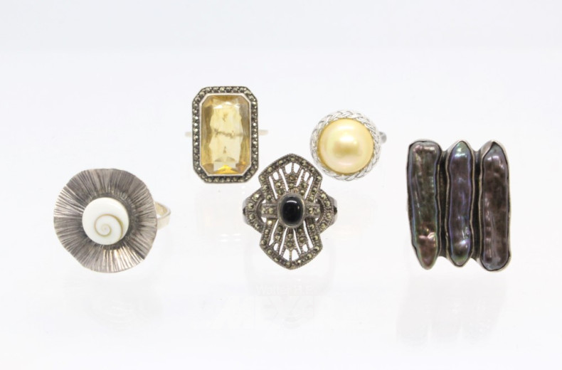 28 Ringe, u.a. Silber