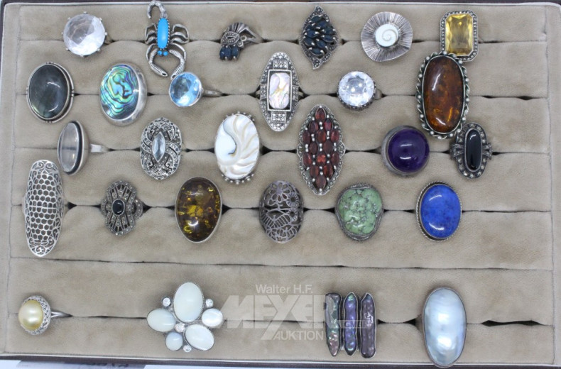 28 Ringe, u.a. Silber