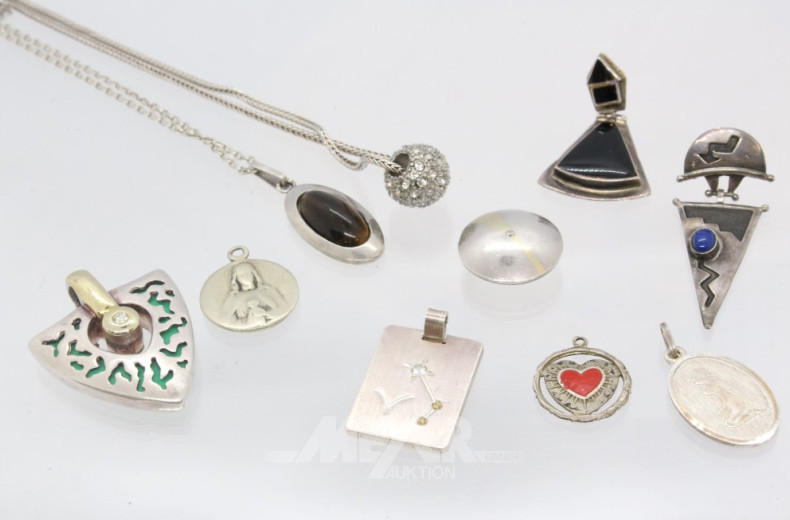 Posten Silberschmuck: Anhänger, Ketten,