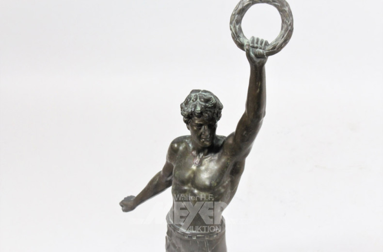Metallfigur ''Athlet mit Lorbeerkranz'',