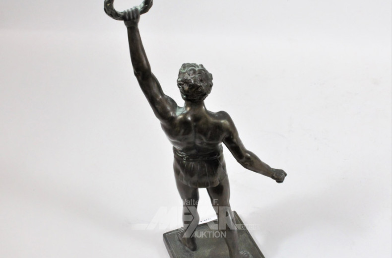Metallfigur ''Athlet mit Lorbeerkranz'',