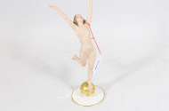 Porz.-Figur ''Weiblicher Akt auf Ball'',