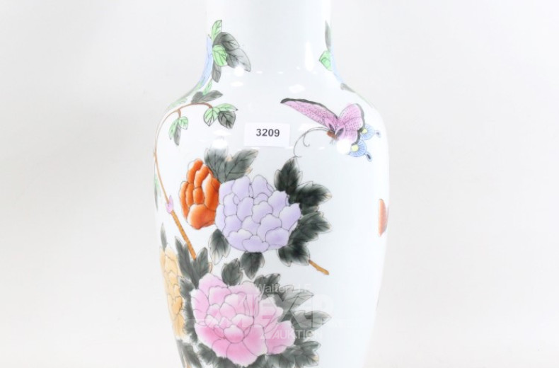 asiat. Porz.-Boden-Vase, Dekor: floral