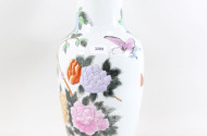 asiat. Porz.-Boden-Vase, Dekor: floral
