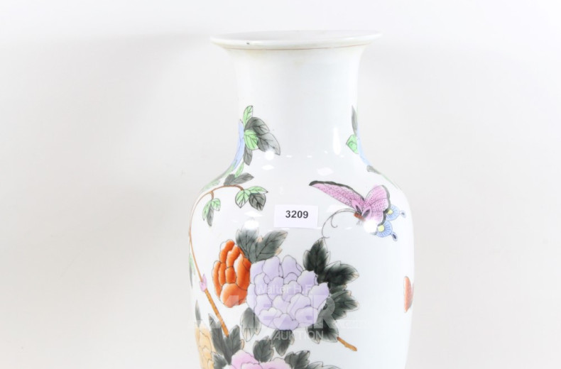 asiat. Porz.-Boden-Vase, Dekor: floral