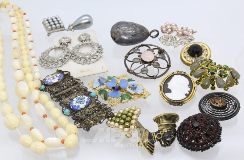Posten Modeschmuck: Brosche, Ketten,