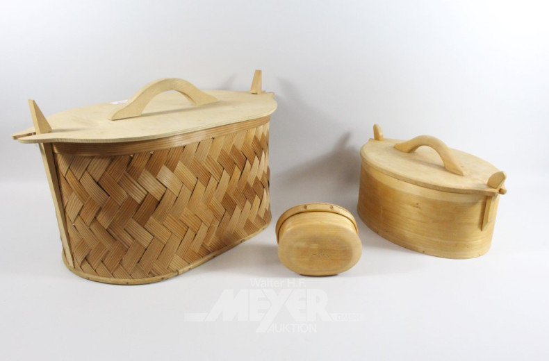 3 versch. Holzgefäße, tlw. beschädigt