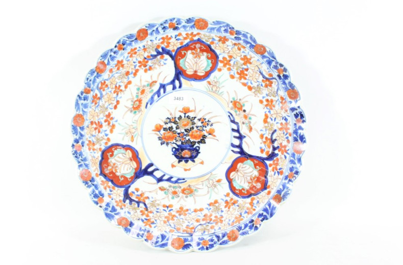 gr. Japan. Wandteller im Imari-Stil,