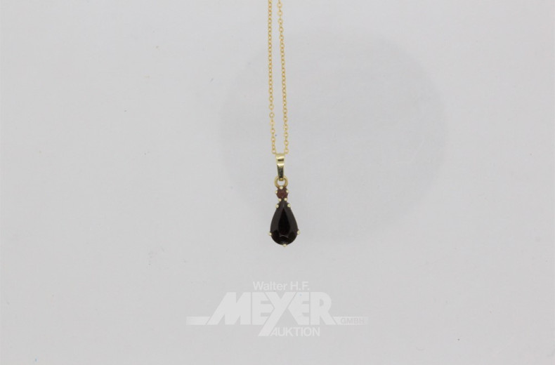 Kette, 333er GG, mit Anhänger, ca. 2 g.