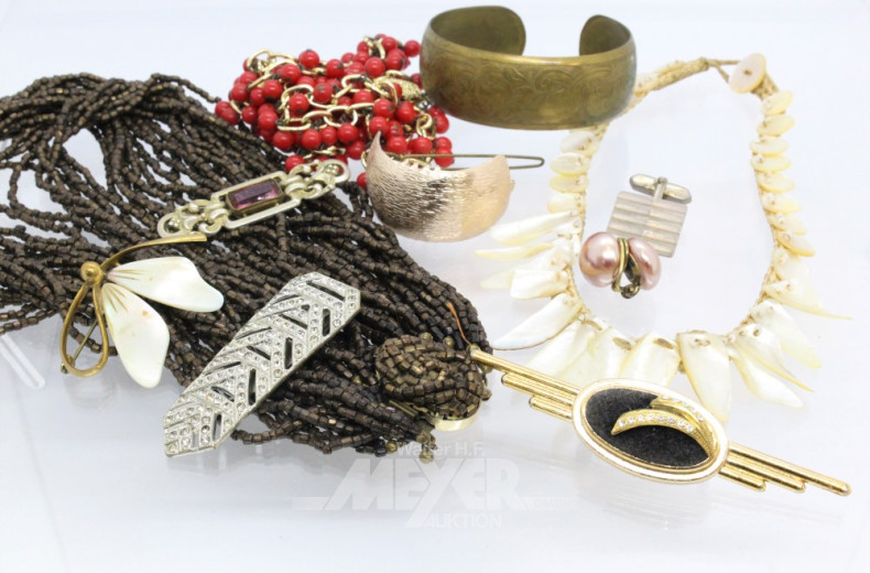 Posten Modeschmuck best. aus: Broschen,