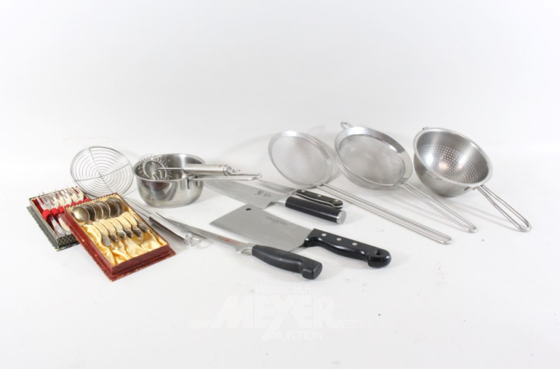 Posten Küchenutensilien: Messer, Kellen,