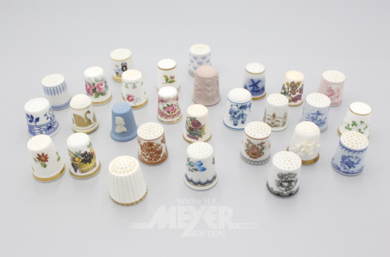 Sammlung Porzellan-Fingerhüte