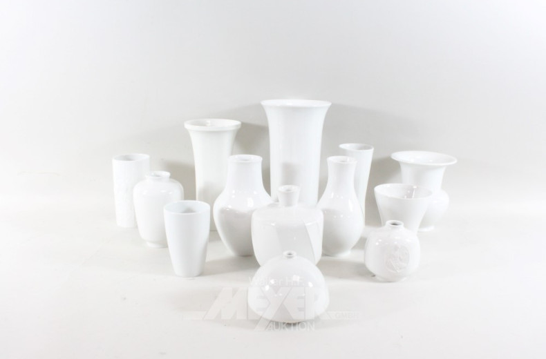 13 versch. Porz.-Vasen KPM, weiß