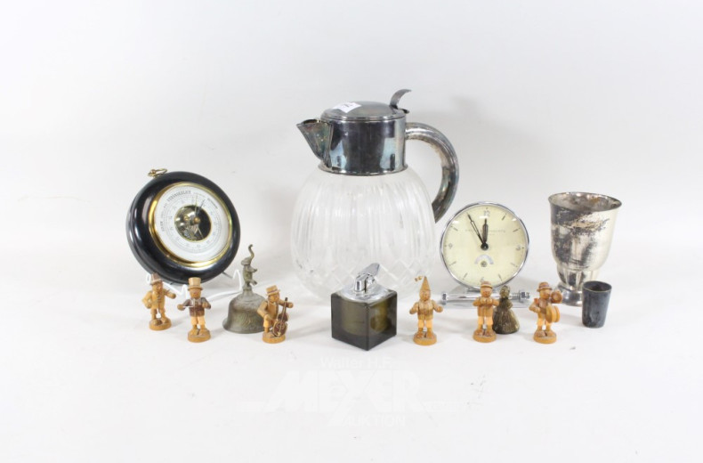 Posten Hausrat: Tischuhr, Becher,