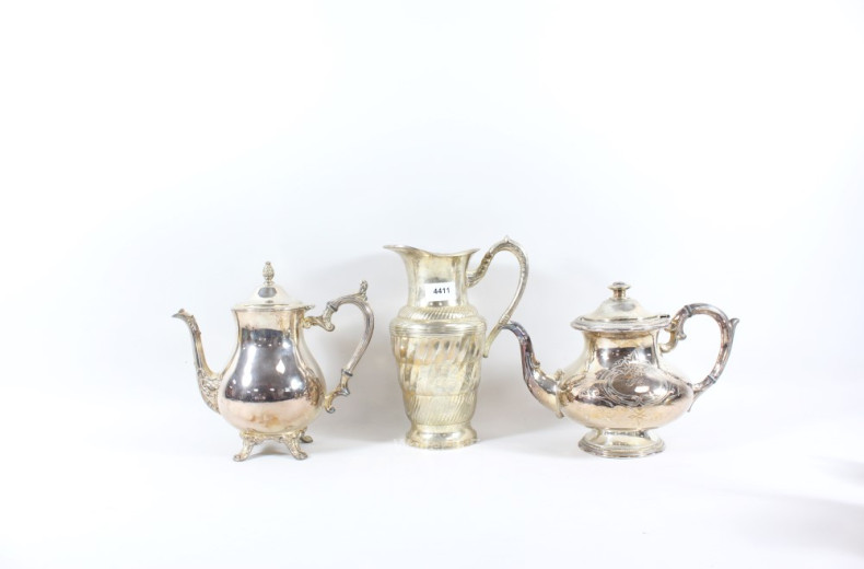 Posten Metall-Kanne und Krüge