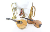 2 Posthörner, 1 Trompete, 1 Geige sowie