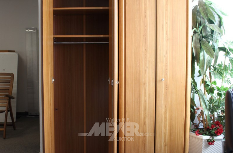 2 Kleiderschränke, Pinie,