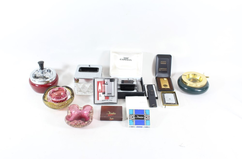 Posten Feuerzeuge u. Tischascher