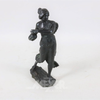 Bronzefigur ''Ballspielerin'', ca. 29 cm,