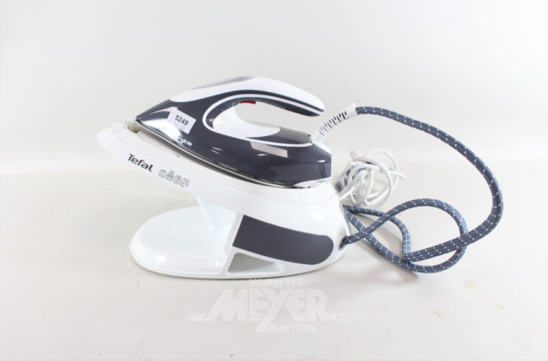 4 teile Hausrat: Bügeleisen, Stabmixer,