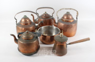 Sammlung Kupfertöpfe- und kannen,