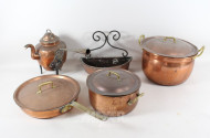 Sammlung Kupfertöpfe- und kannen,