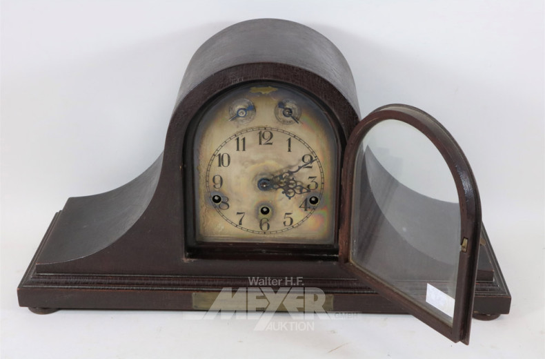 Buffetuhr im Holzgehäuse,