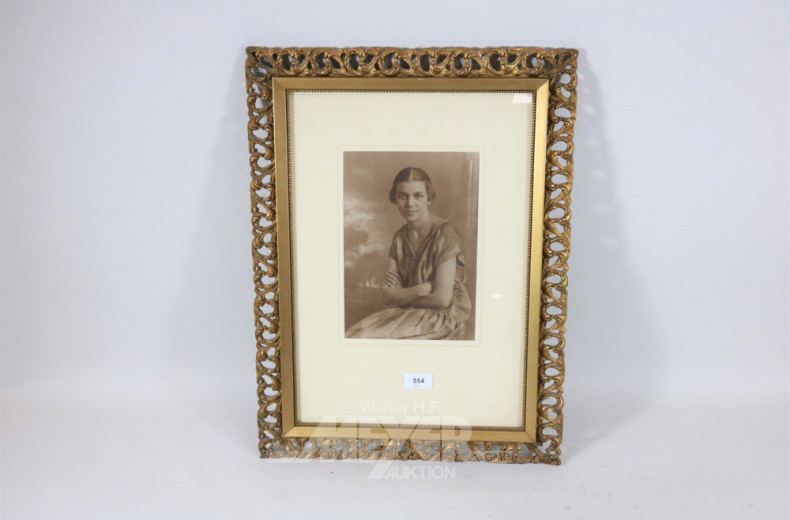 2 Fotografien ''Damenportraits'',