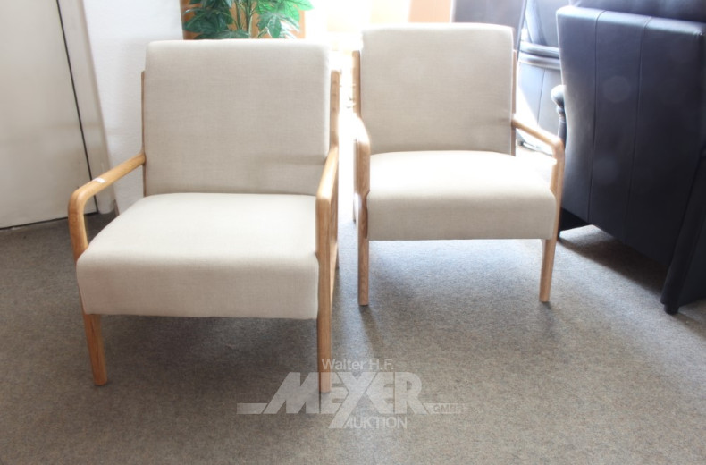 2 Armlehnsessel, helles Holzgestell,