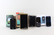 5 Mobiltelefone, SAMSUNG und NOKIA