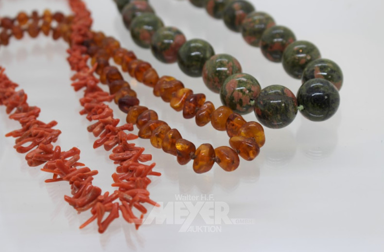 5 Halsketten: Achat, Bernstein, Koralle etc.