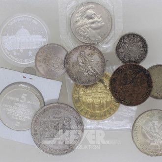 11 Münzen / Medaillen