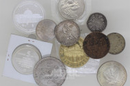 11 Münzen / Medaillen