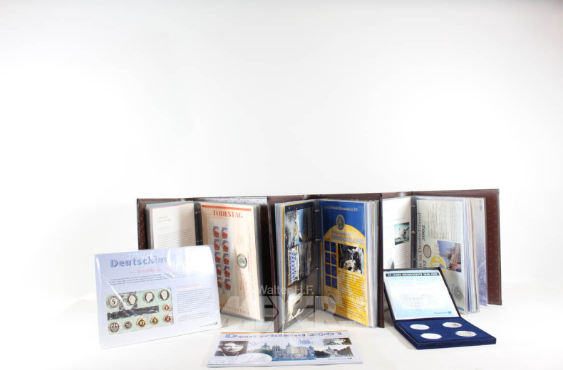 Album mit 36 div. DM-Münzen