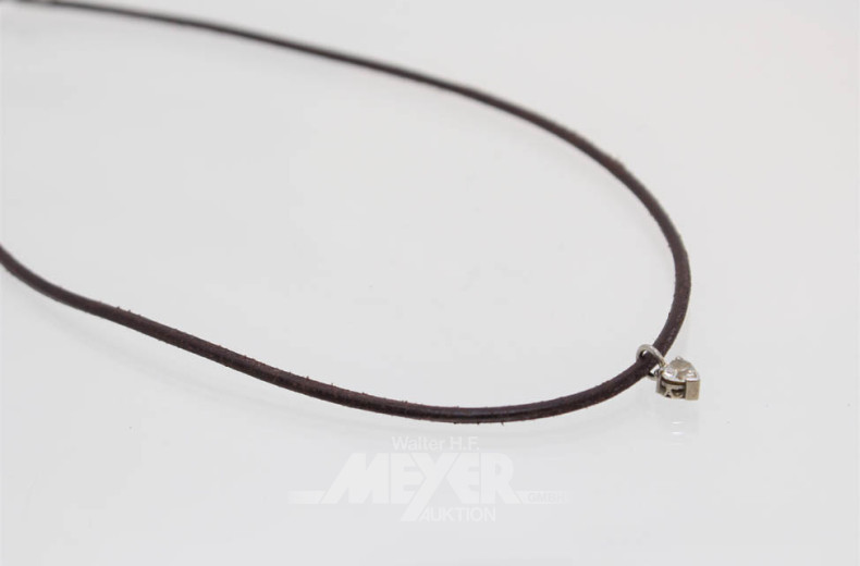 Lederhalsband mit 1 herzförmigen