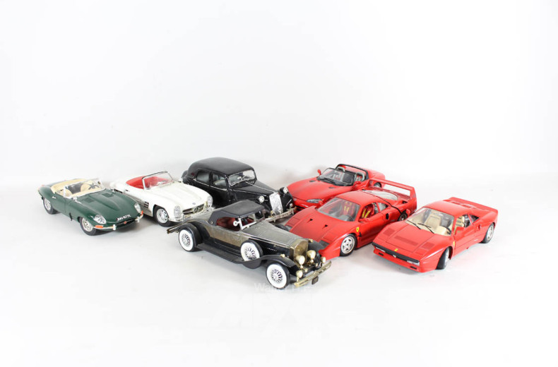 14 versch. Automodelle, u.a. BURAGO, SOLIDO