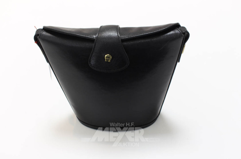 Umhängetasche AIGNER mit Orden u.