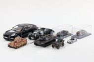 6 Modell-Autos u. 2 Panzermodelle