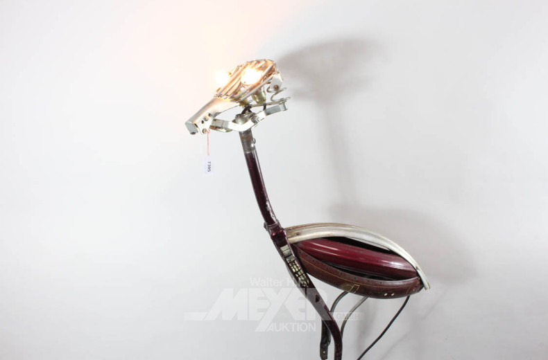 Künstlerfigur ''Vogel'', illuminiert,