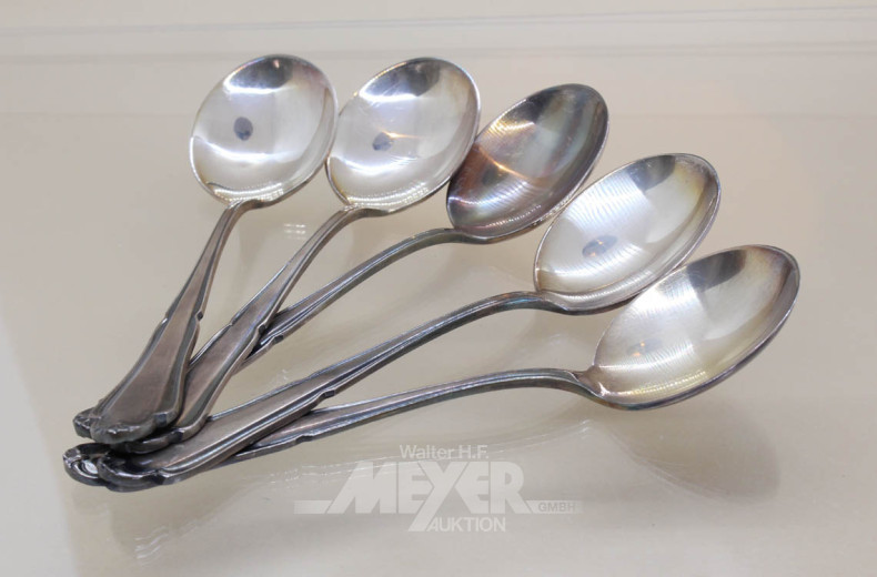 18 Besteckteile: u.a. Suppenlöffel,