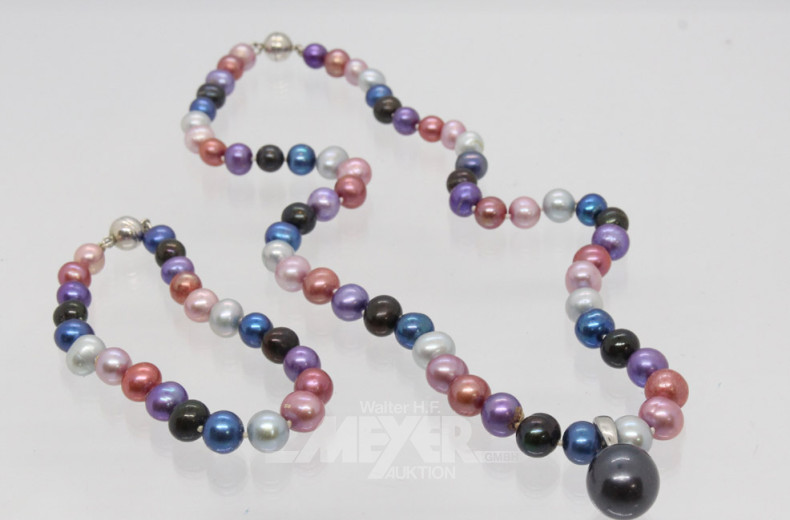 8 Modeschmuck-Ketten mit Armbändern