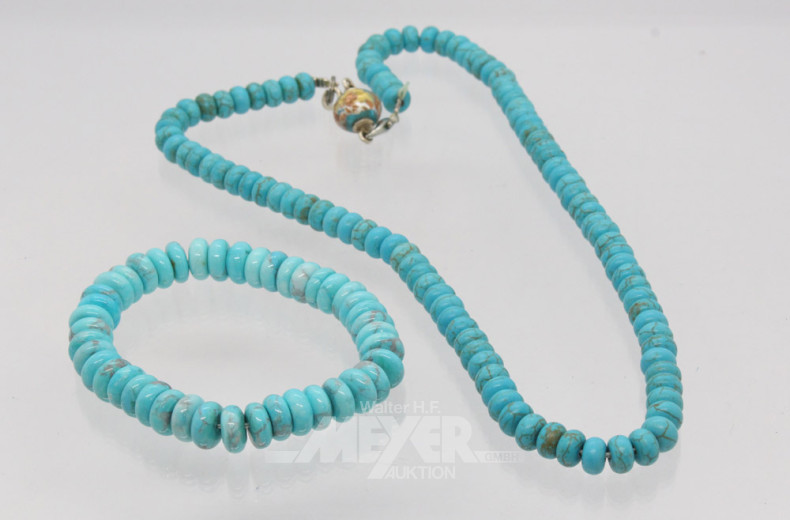 8 Modeschmuck-Ketten mit Armbändern