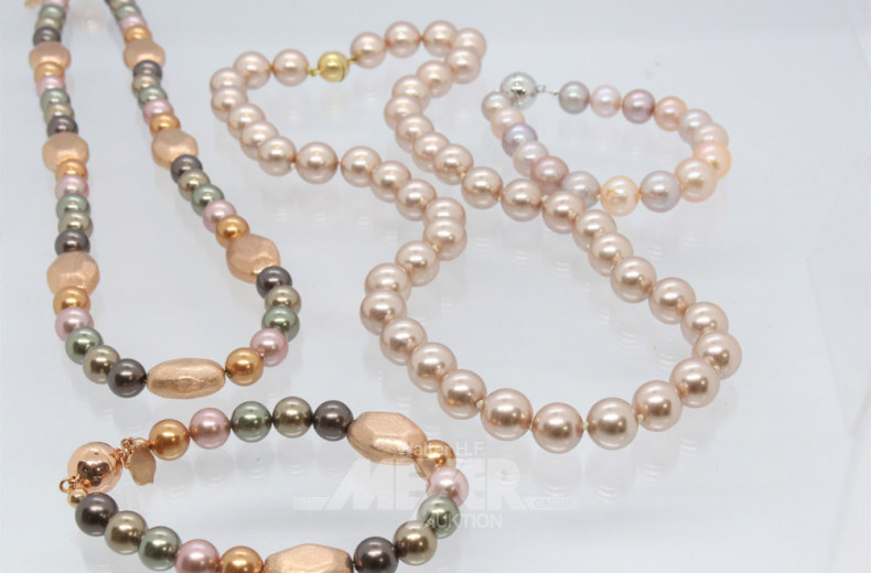 8 Modeschmuck-Ketten mit Armbändern