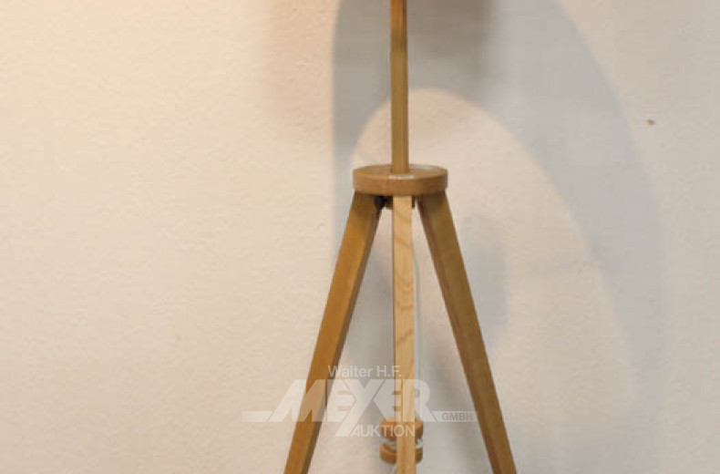 Stehlampe, 3-Bein-Holzfuß, Schirm: weiß,
