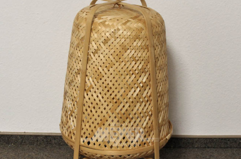 Stehlampe, 3-Bein-Holzfuß, Schirm: weiß,