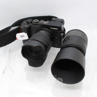 Fotoapparat LUMIX mit 2 Objektiven