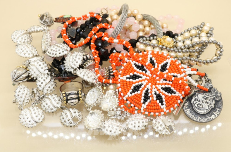 Posten Modeschmuck best. aus: