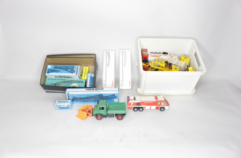 Posten Spielzeug: Figuren, Modell-Autos,