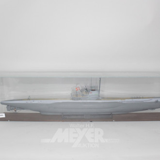 U-Boot-Modell im Schaukasten,